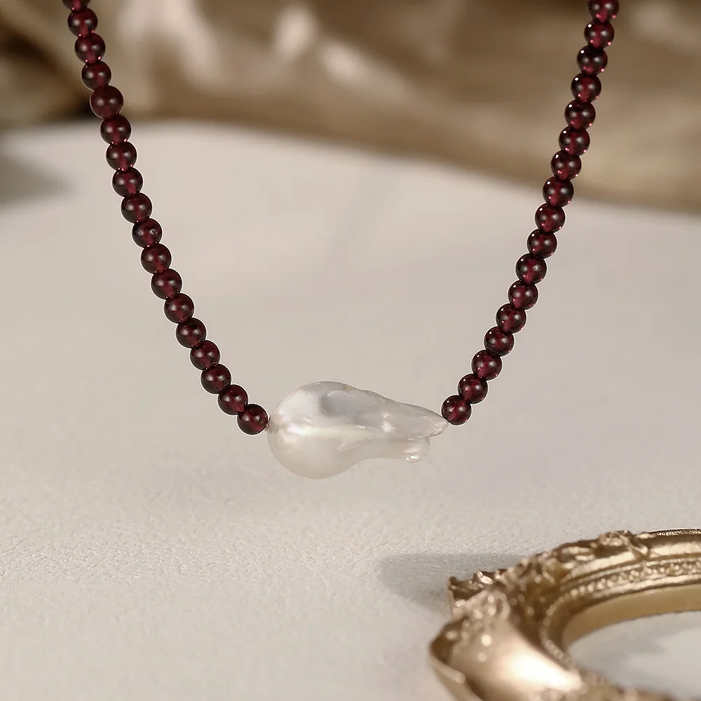 Collar de gargantilla rojo irregular - 3