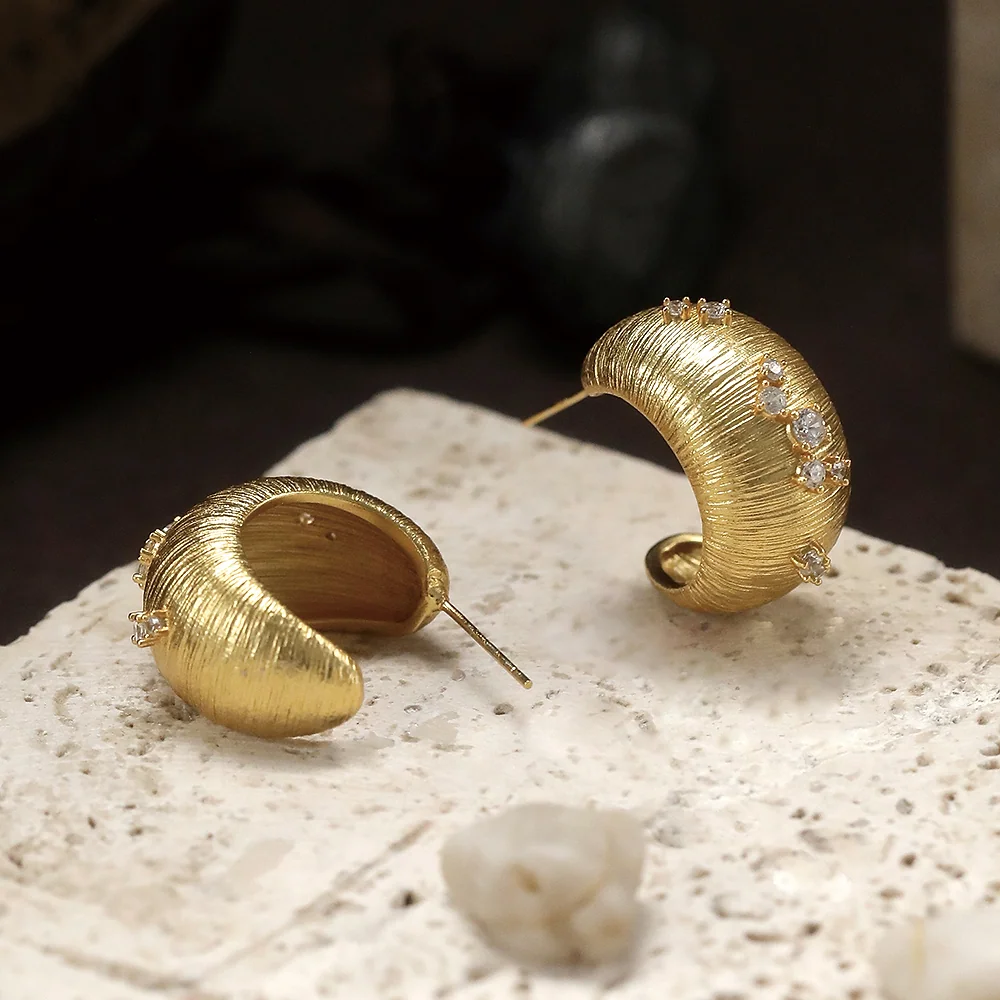 Pendientes de aro de oro cepillado con cristal - 2