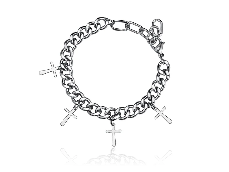 Chaîne argentée à multiples croix
